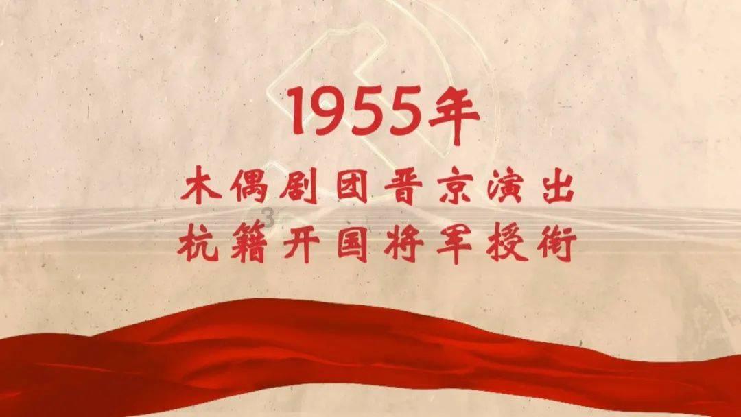 板凳抽走致骨折女生回顾事发：我在实操课上完成作业，准备坐下看手机却坐空了，摔倒时撕心裂肺的疼